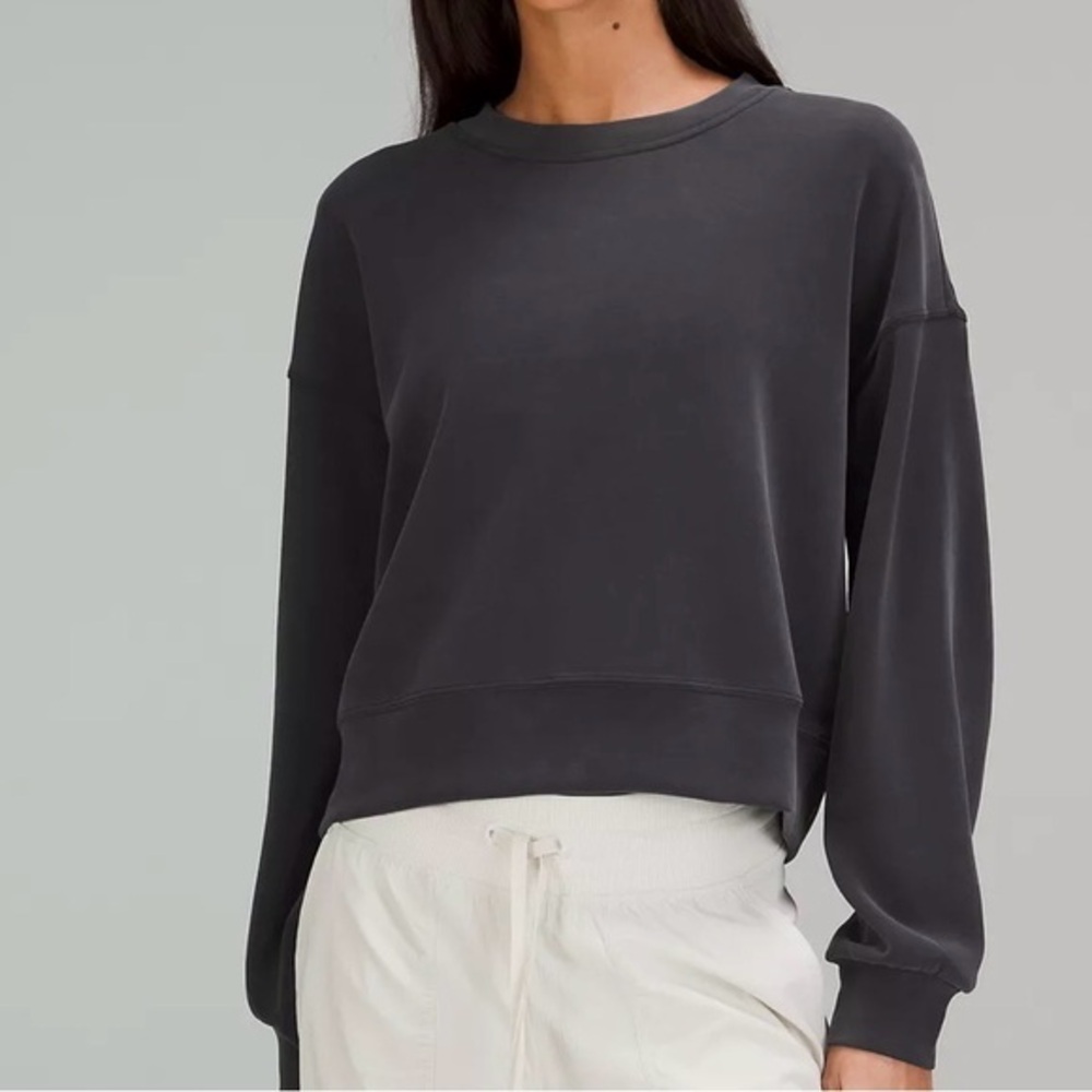 Like new! Lululemon Black SoftStream Perfectly Oversized Crew 6/8